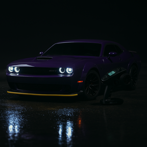 Miniatura 1/5  Scale Dodge Challenger [EDIÇÃO LIMITADA]