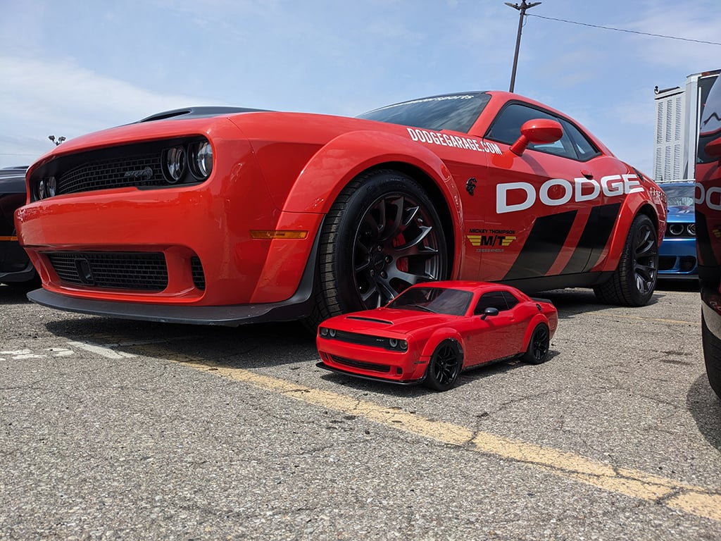 Miniatura 1/5  Scale Dodge Challenger [EDIÇÃO LIMITADA]